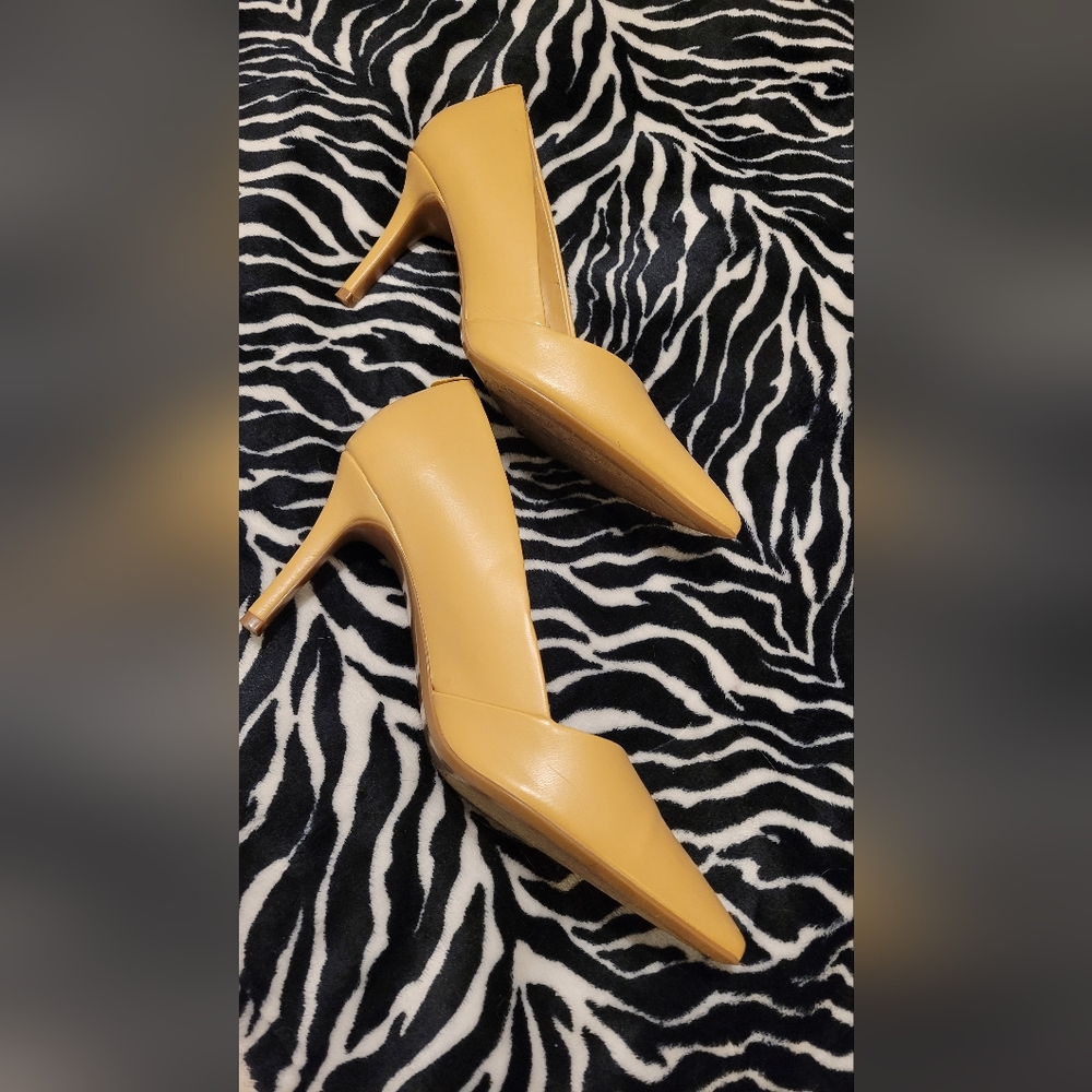 Calvin Klein shoes, size 8, color Nude